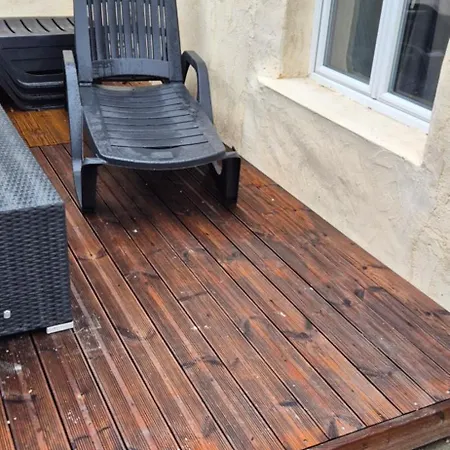 Charmants Proches Centre Ville, 2 Option , 1er 75m2 Avec Terrasse Privee Et 2eme 105m2 Rdc Avec Jardin Privatif , Parking Gratuit Dans Le Rue Apartman