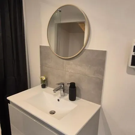 Proche Du Centre Parking Gratuit Dans La Rue * Épernay