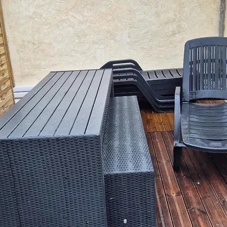 Lägenhet Proche Du Centre Parking Gratuit Dans La Rue Épernay