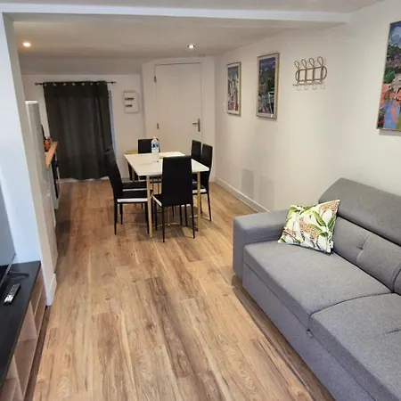 Charmants Proches Centre Ville, 2 Option , 1er 75m2 Avec Terrasse Privee Et 2eme 105m2 Rdc Avec Jardin Privatif , Parking Gratuit Dans Le Rue Apartman