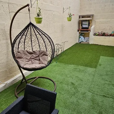 Charmants Proches Centre Ville, 2 Option , 1er 75m2 Avec Terrasse Privee Et 2eme 105m2 Rdc Avec Jardin Privatif , Parking Gratuit Dans Le Rue شقة إيبيرني