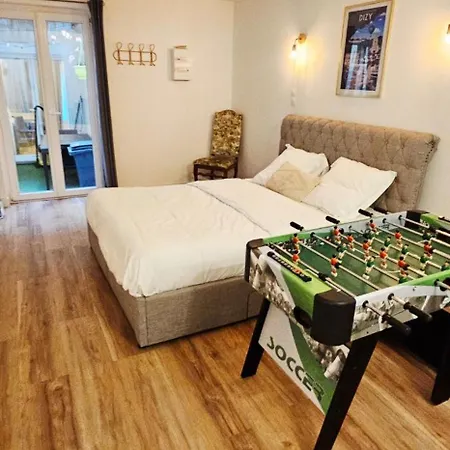 شقة Charmants Proches Centre Ville, 2 Option , 1er 75m2 Avec Terrasse Privee Et 2eme 105m2 Rdc Avec Jardin Privatif , Parking Gratuit Dans Le Rue *