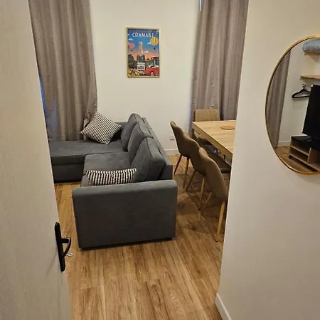 شقة Charmants Proches Centre Ville, 2 Option , 1er 75m2 Avec Terrasse Privee Et 2eme 105m2 Rdc Avec Jardin Privatif , Parking Gratuit Dans Le Rue