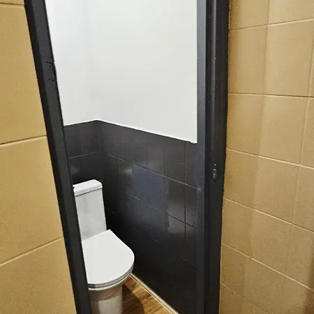 شقة Charmants Proches Centre Ville, 2 Option , 1er 75m2 Avec Terrasse Privee Et 2eme 105m2 Rdc Avec Jardin Privatif , Parking Gratuit Dans Le Rue
