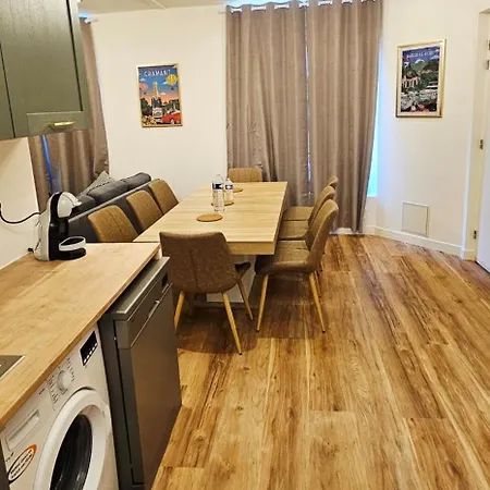 Charmants Proches Centre Ville, 2 Option , 1er 75m2 Avec Terrasse Privee Et 2eme 105m2 Rdc Avec Jardin Privatif , Parking Gratuit Dans Le Rue إيبيرني