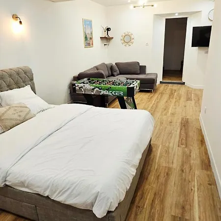 Charmants Proches Centre Ville, 2 Option , 1er 75m2 Avec Terrasse Privee Et 2eme 105m2 Rdc Avec Jardin Privatif , Parking Gratuit Dans Le Rue إيبيرني