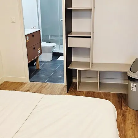 Charmants Proches Centre Ville, 2 Option , 1er 75m2 Avec Terrasse Privee Et 2eme 105m2 Rdc Avec Jardin Privatif , Parking Gratuit Dans Le Rue Lägenhet Épernay
