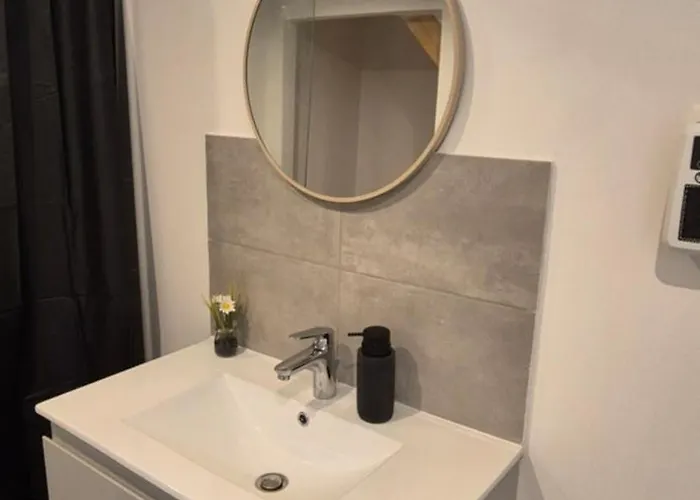 Proche Du Centre Parking Gratuit Dans La Rue * Épernay