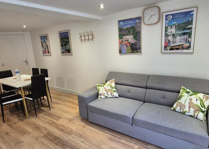 Lägenhet Proche Du Centre Parking Gratuit Dans La Rue *