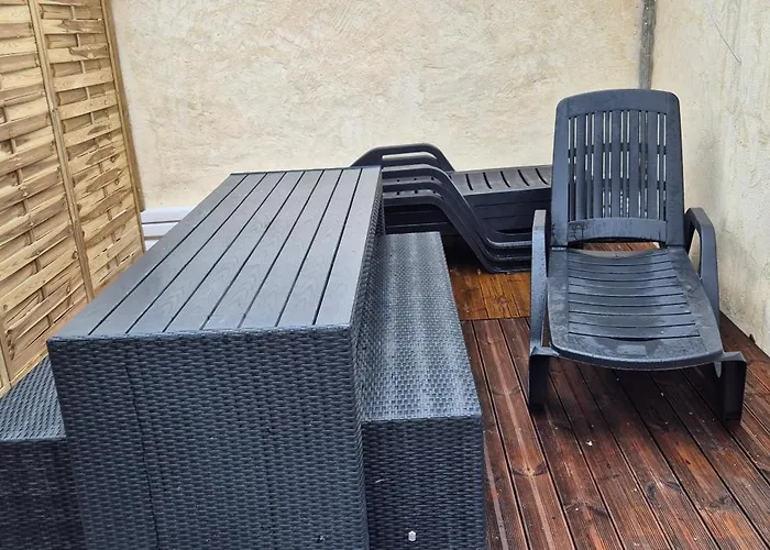 Lägenhet Proche Du Centre Parking Gratuit Dans La Rue Épernay